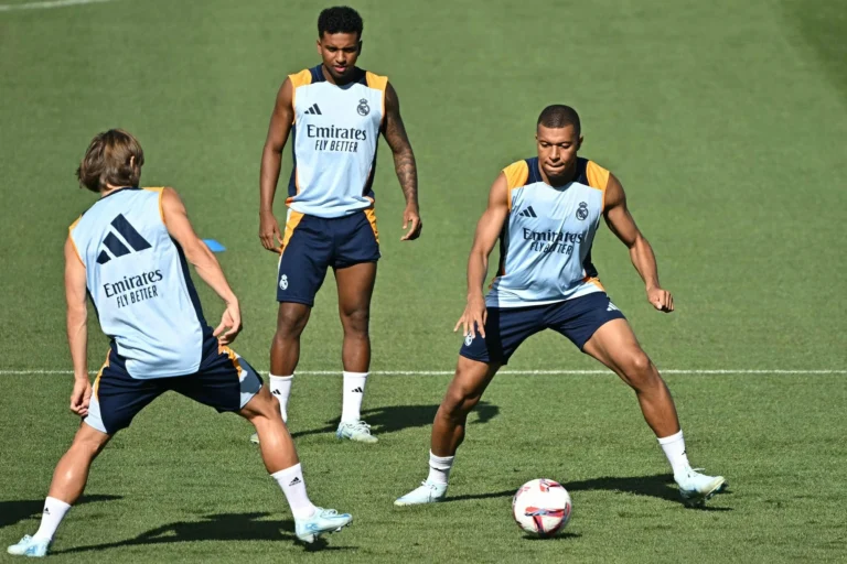 Kylian Mbappé dirawat di rumah sakit karena gastroenteritis akut