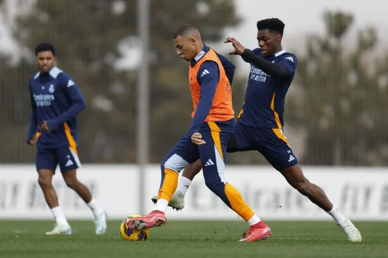 Kylian Mbappé dirawat di rumah sakit karena gastroenteritis akut