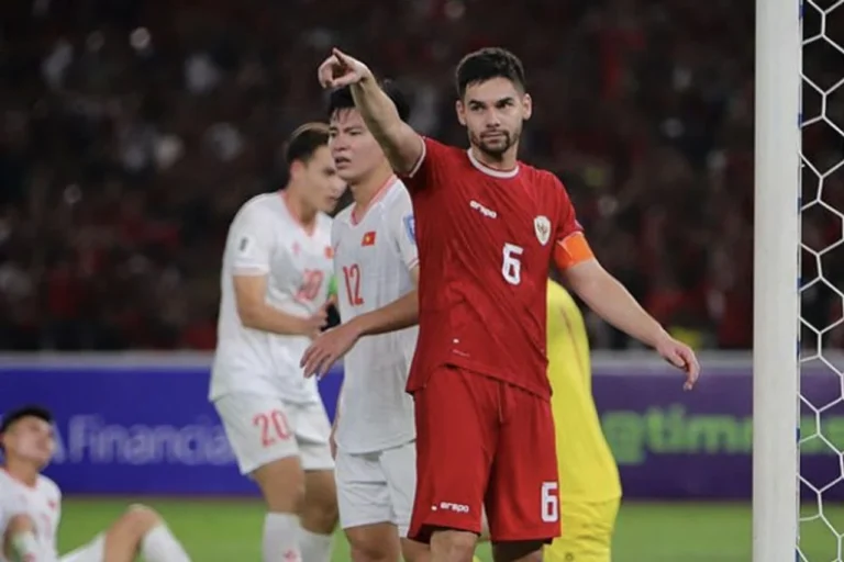 Thom Haye Buka Suara Soal Masa Depan Kariernya Usai Tinggalkan Almere City