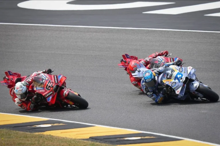 Marc Marquez raih kemenangan Sprint MotoGP Italia di tengah cemoohan fans