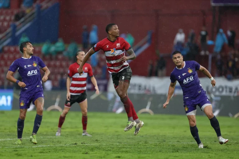 Hamra Hehanussa joins Persib Bandung for 2025/2026 season