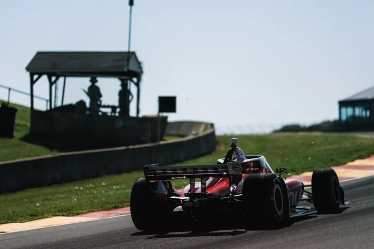Alex Palou Kuasai Balapan Penuh Drama di Road America