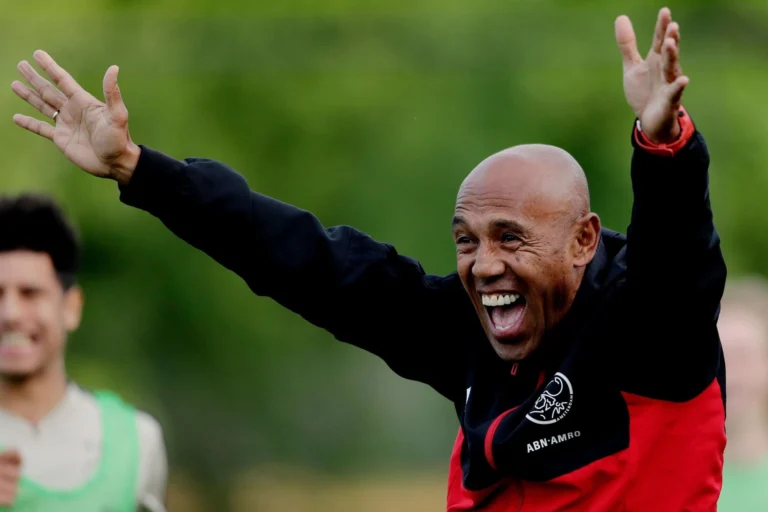 Simon Tahamata bergabung sebagai asisten pelatih timnas U-23 Indonesia