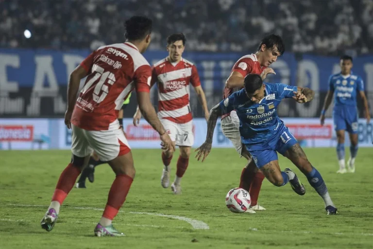 Madura United signs former PSM Makassar striker Balotelli