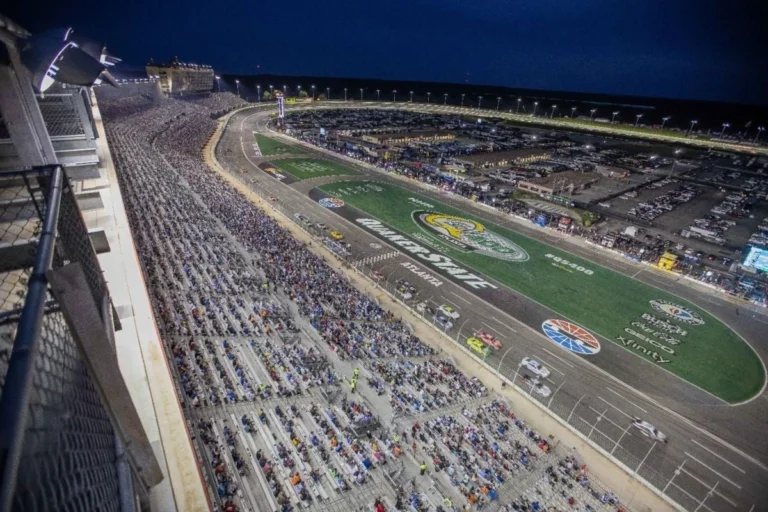 TNT Siap Mengambil Alih Siaran NASCAR Musim Panas dengan Lima Balapan Seru