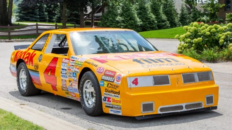 Legenda NASCAR Larry McClure meninggal dunia di Virginia