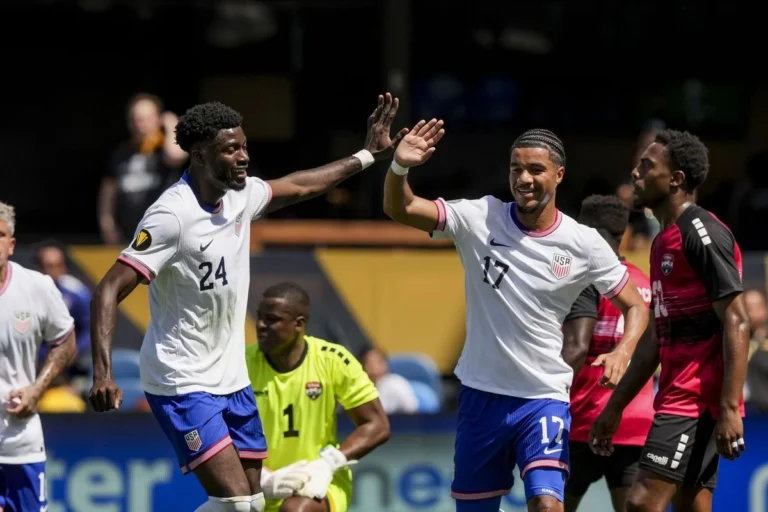 Tim Ream pimpin USMNT ke perempat final Piala Emas