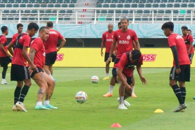 Paul Munster bawa dua pemain Persebaya ke Bhayangkara FC
