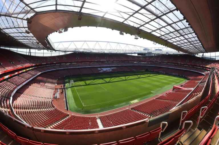 Arsenal ready to hunt for new striker after trophyless season