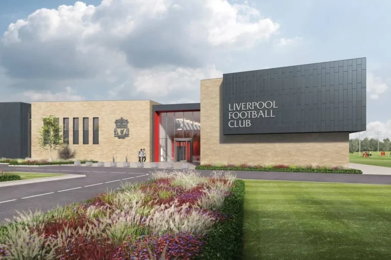 Charlie Nicholas kritik strategi transfer Liverpool musim panas ini