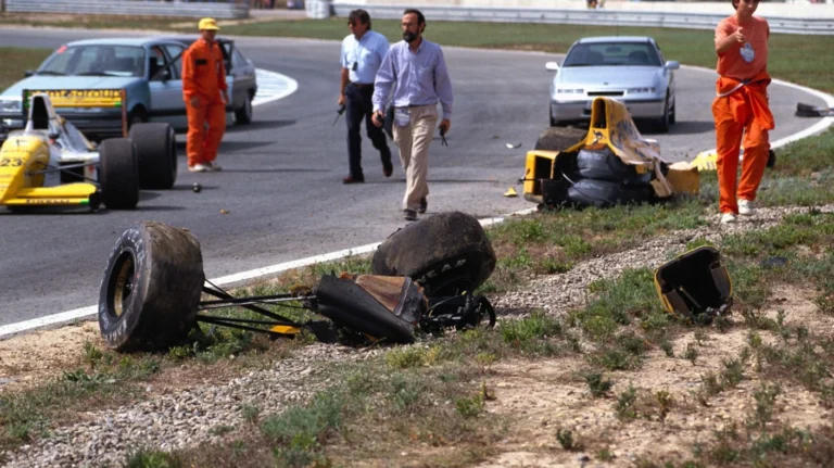 Martin Donnelly berbagi pengalaman kecelakaan F1 dengan Brad Pitt untuk film terbaru