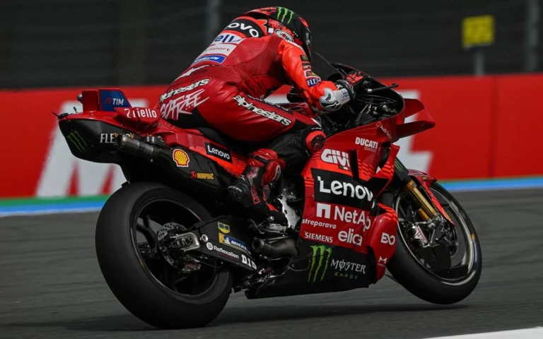 Marc Marquez meraih kemenangan sprint MotoGP Belanda meski cedera
