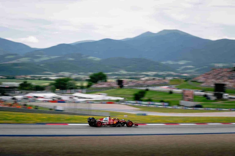 Hamilton Catat Hasil Kualifikasi Terbaik bersama Ferrari di GP Austria