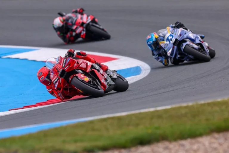 Marc Marquez menang sprint GP Belanda meski cedera setelah kecelakaan