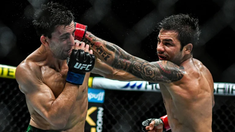 Alexandre Pantoja retains UFC flyweight title with total dominance