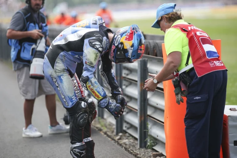Alex Marquez alami cedera tangan kiri dalam kecelakaan GP Belanda