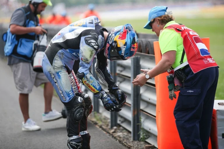 Alex Marquez alami patah tangan setelah kecelakaan di MotoGP Belanda