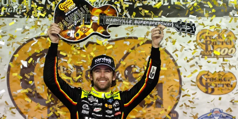 Ryan Blaney Raih Kemenangan Dominan di NASCAR Cup Seri Nashville