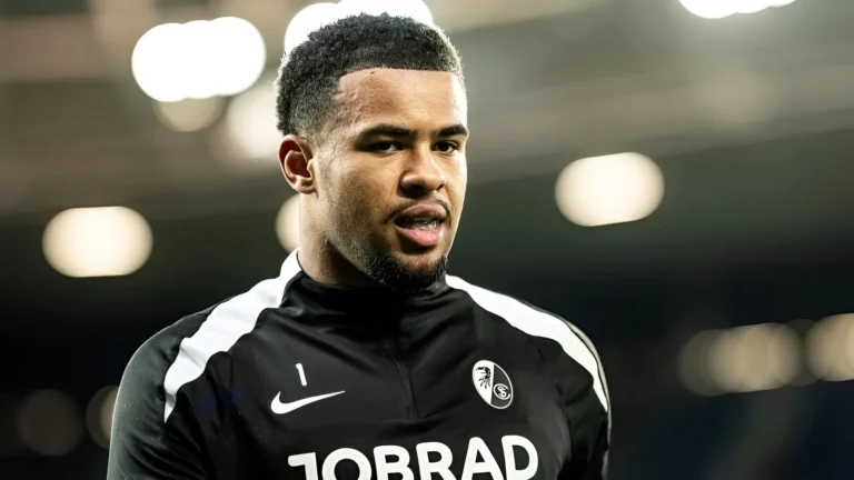 AC Milan Bidik Noah Atubolu Gantikan Maignan