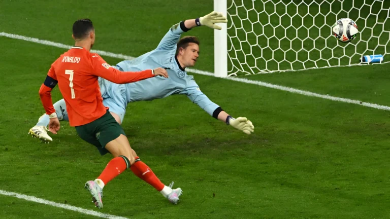 Unai Simon Dukung Ambisi Cristiano Ronaldo Jelang Final Nations League