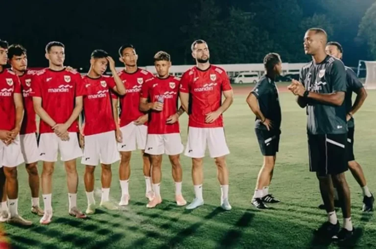 Patrick Kluivert Waspadai Kecepatan Pemain China