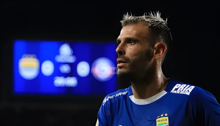 Tyronne del Pino Akhiri Perjalanannya Bersama Persib Bandung