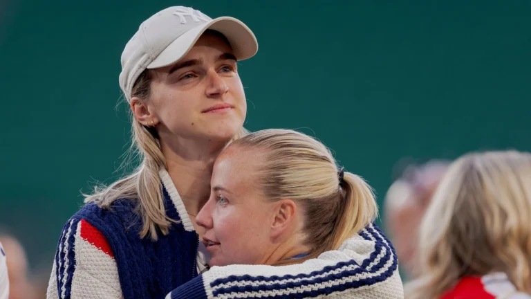 Beth Mead dan Vivianne Miedema akan berhadapan di Euro 2025