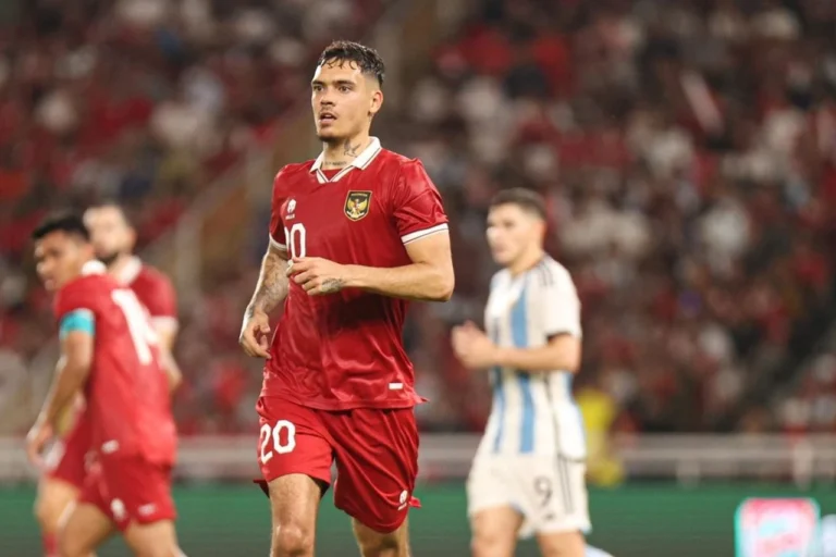 Shayne Pattynama heading to Buriram United, five national team players still clubless