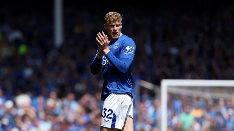 Jarrad Branthwaite extends Everton contract until 2030
