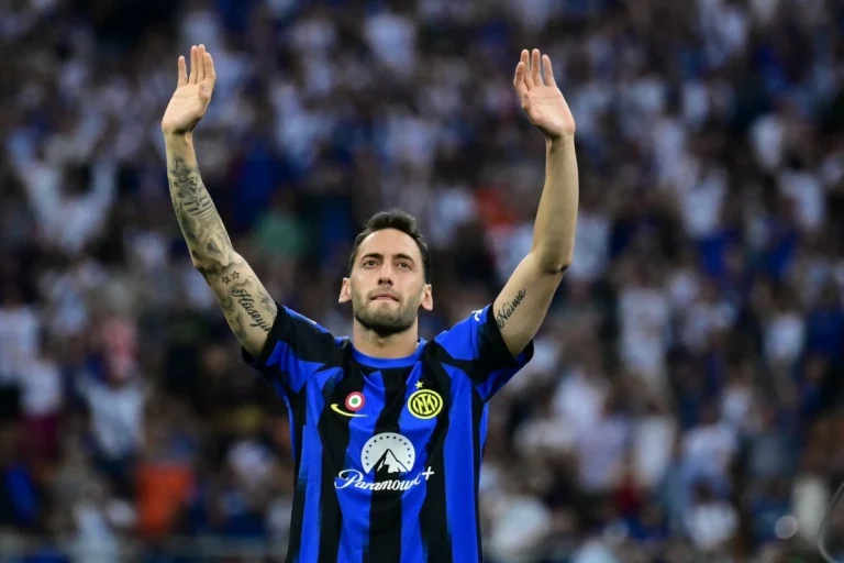 Konflik memanas – Calhanoglu buka suara soal rumor pengkhianatan di Inter Milan