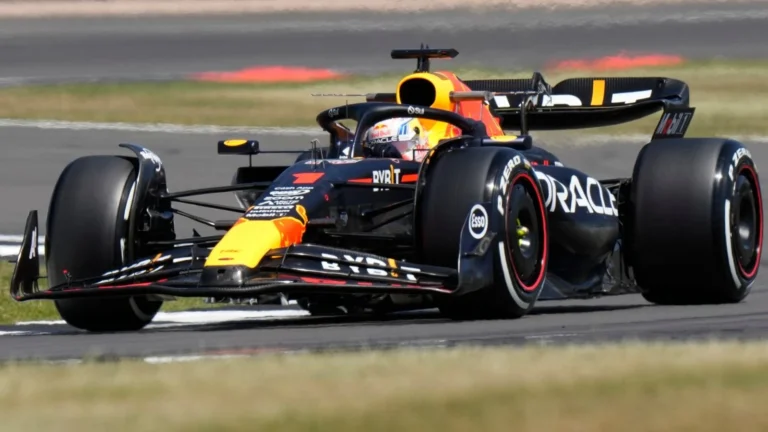 Verstappen Kecewa dengan Performa Red Bull di Latihan GP Inggris