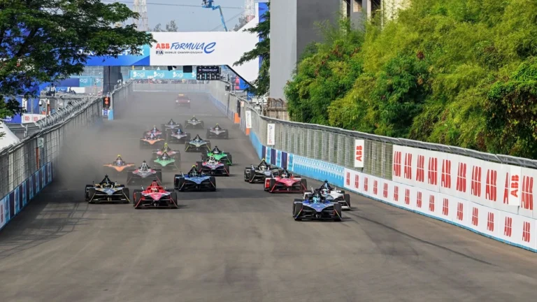 FIA batalkan penalti Buemi di Jakarta E-Prix, podium dikembalikan