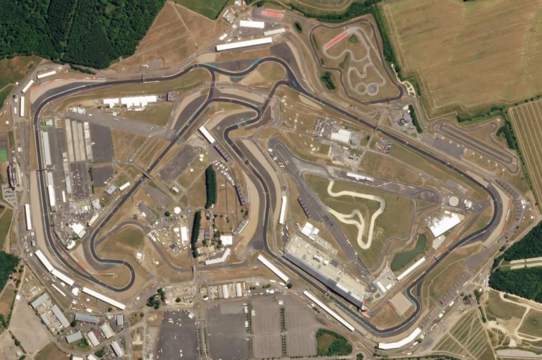 Leclerc Leads Final British GP Practice Session Marked by Red Flags