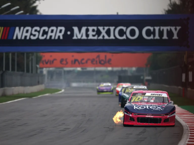 Shane van Gisbergen Kuasai Kualifikasi NASCAR di Sirkuit Jalan Raya Mexico City