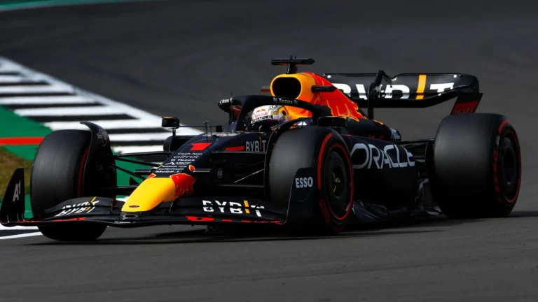Verstappen Kalahkan Duo McLaren di Kualifikasi GP Inggris