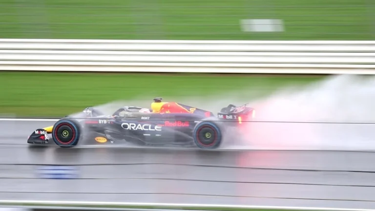 Verstappen Alami Balapan “Mengerikan” di GP Inggris karena Masalah Sayap