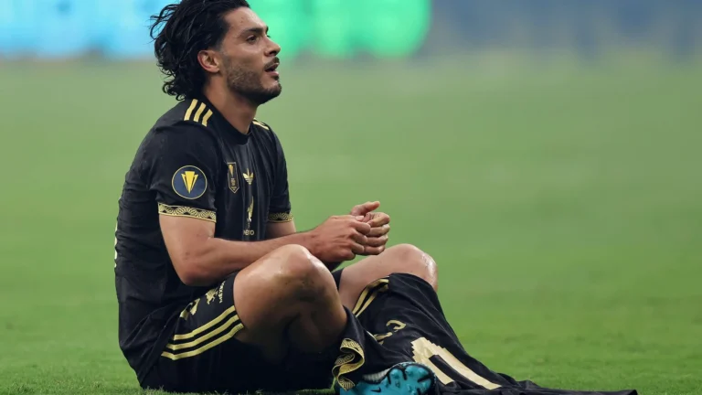Jiménez pays touching tribute to late Jota at Gold Cup