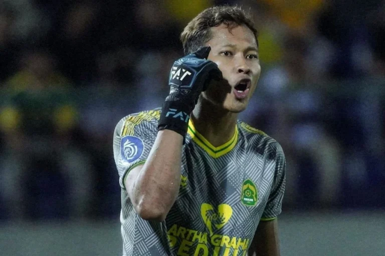 Syahrul Trisna bergabung dengan Borneo FC sebagai mentor kiper muda