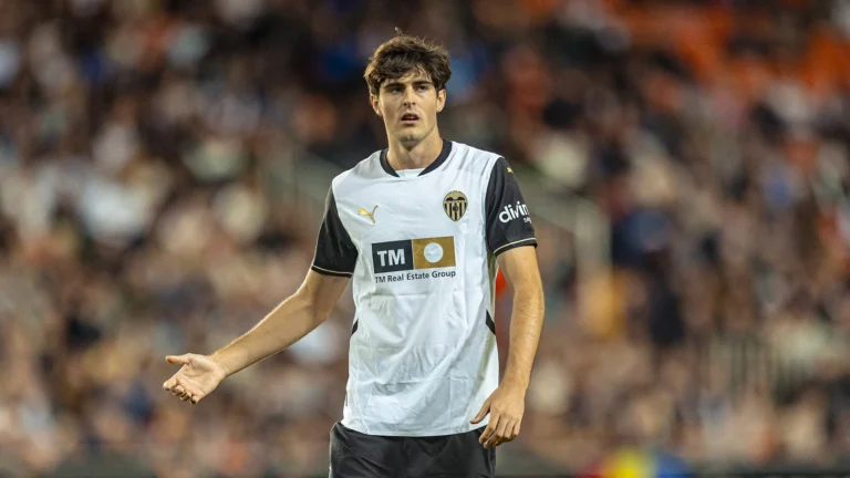 Manchester United Bidik Gelandang Muda Valencia Javi Guerra
