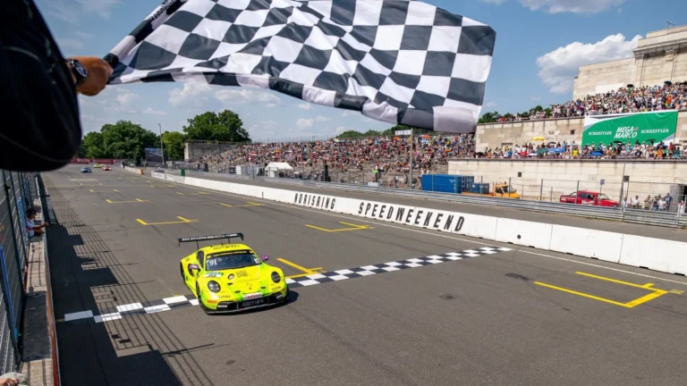 Thomas Preining menang DTM Norisring dengan kondisi cedera pergelangan kaki
