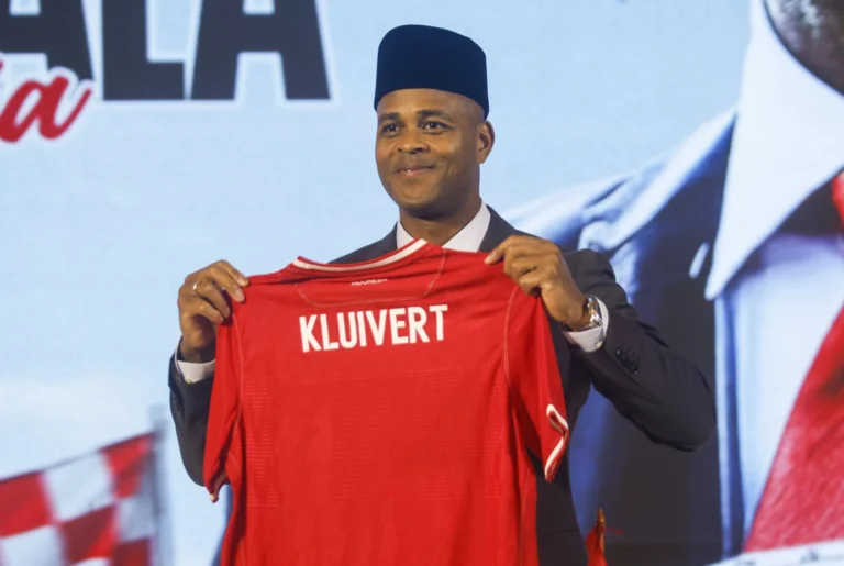 Patrick Kluivert Niderlandda Indoneziya milliy terma jamoasi murabbiylar yig’ilishini o’tkazdi