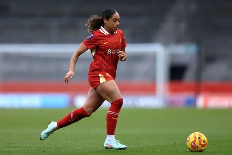 Arsenal Ready to Break World Transfer Record for Olivia Smith