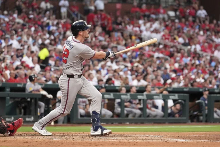 Shon Merfi Ikki Tarixiy Home Run Urdi, Braves Cardinalsni Mag’lub Etdi