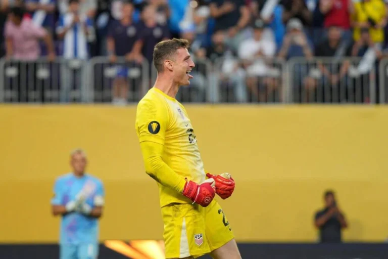 Jens Raven ucapkan selamat tinggal kepada FC Dordrecht