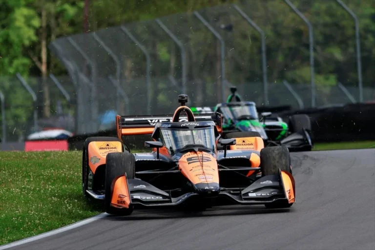 Pato O’Ward Raih Kemenangan Dramatis di Iowa Speedway