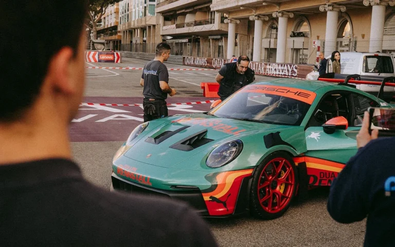 Dua Lipa Gudvud Tezlik Festivalida maxsus Porsche GT3RS ni namoyish etdi