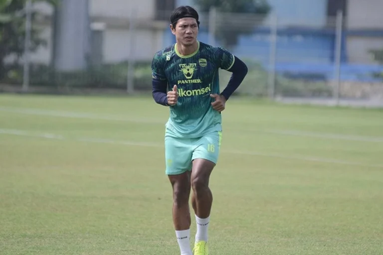 Julio Cesar begins adaptation with Persib Bandung