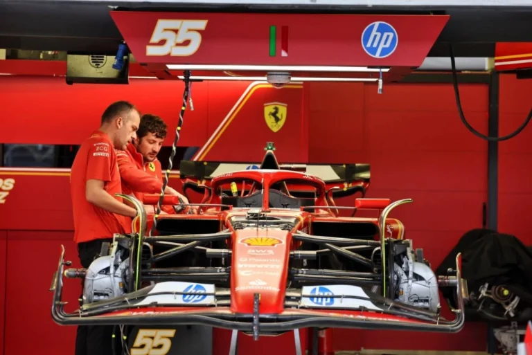 Hamilton ingin berikan “DNA” pada mobil Ferrari 2026