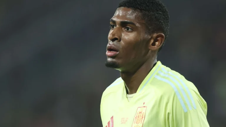 Cristhian Mosquera Hints at Valencia Departure for Arsenal Move