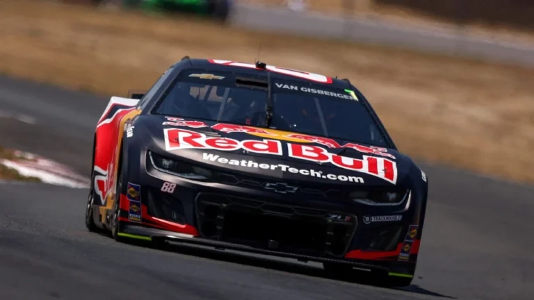 Shane van Gisbergen dominasi balapan NASCAR di Sonoma